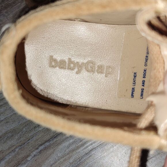 Baby Gap  tan boots  Sz 4 - Picture 6 of 8